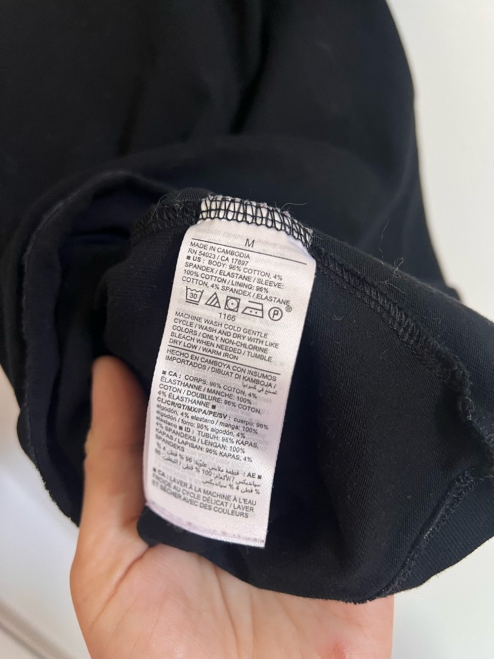 Old Navy- Black scoop neck puff sleeve - Picture 3 of 3